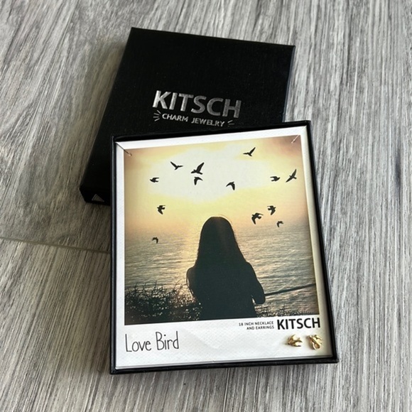 KITSCH Love Bird Gold Earrings New in‎ Box - Picture 1 of 4